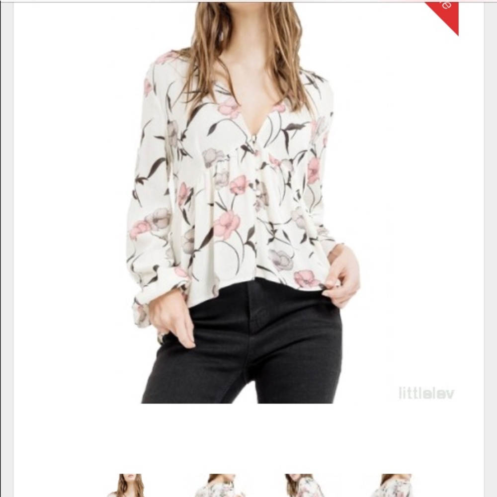 ISO floral Blu pepper top!